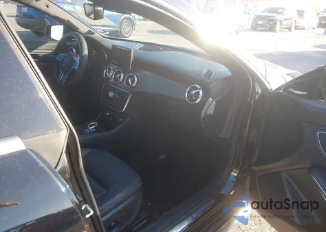 2014 Mercedes-Benz Cla 45 Amg 4Matic z USA, uszkodzony, nr VIN WDDSJ5CB5EN100210